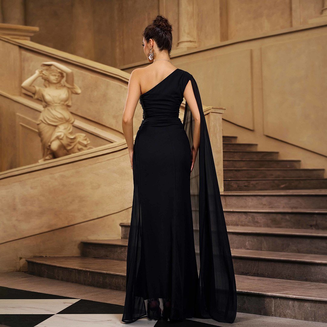 One-Shoulder Evening Gown With Beaded Embellishment - Image 4