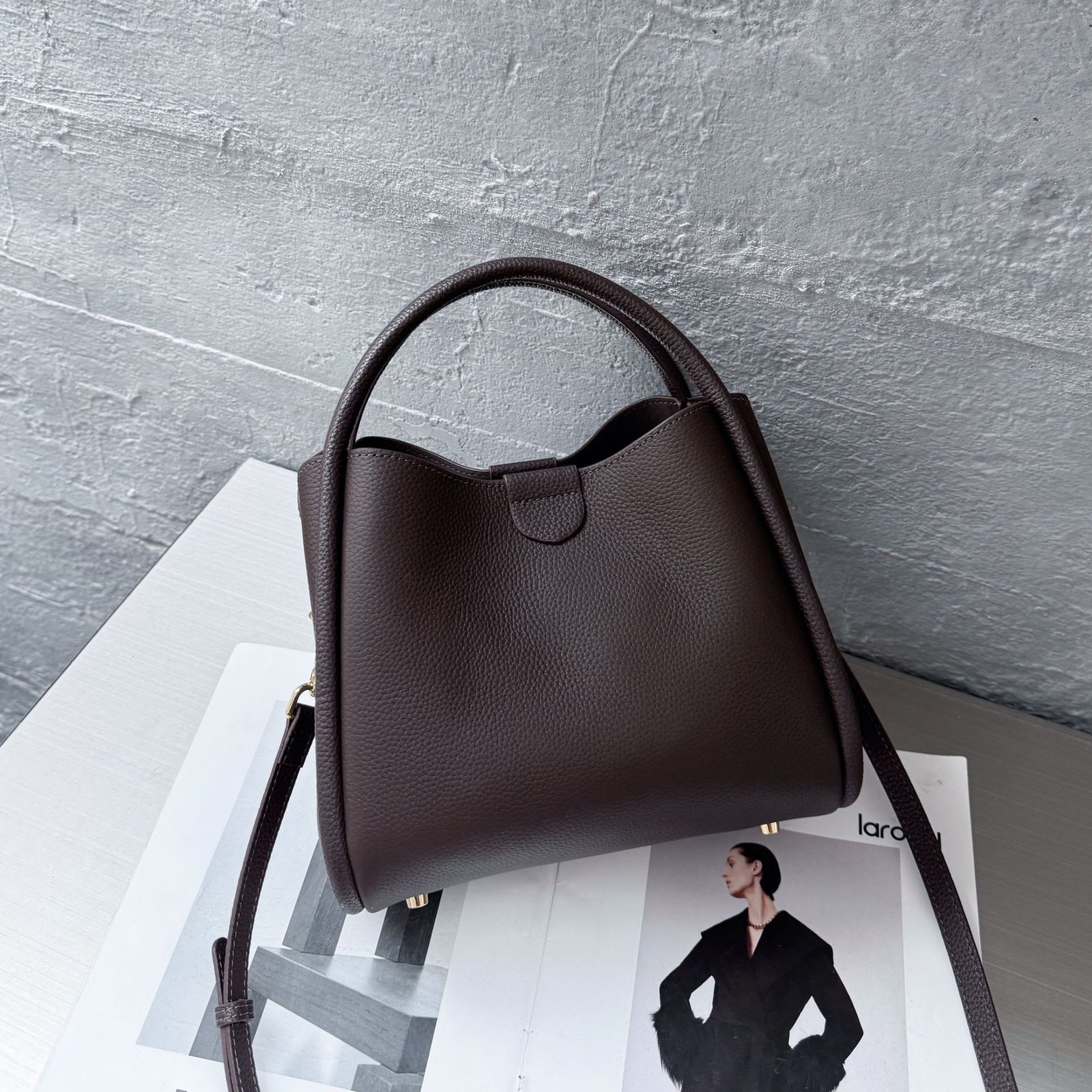 New Genuine Leather Women's Bag, Basket-style Bag, High-end Feel, Large-capacity Tote, Shoulder And Crossbody Bag - Image 4