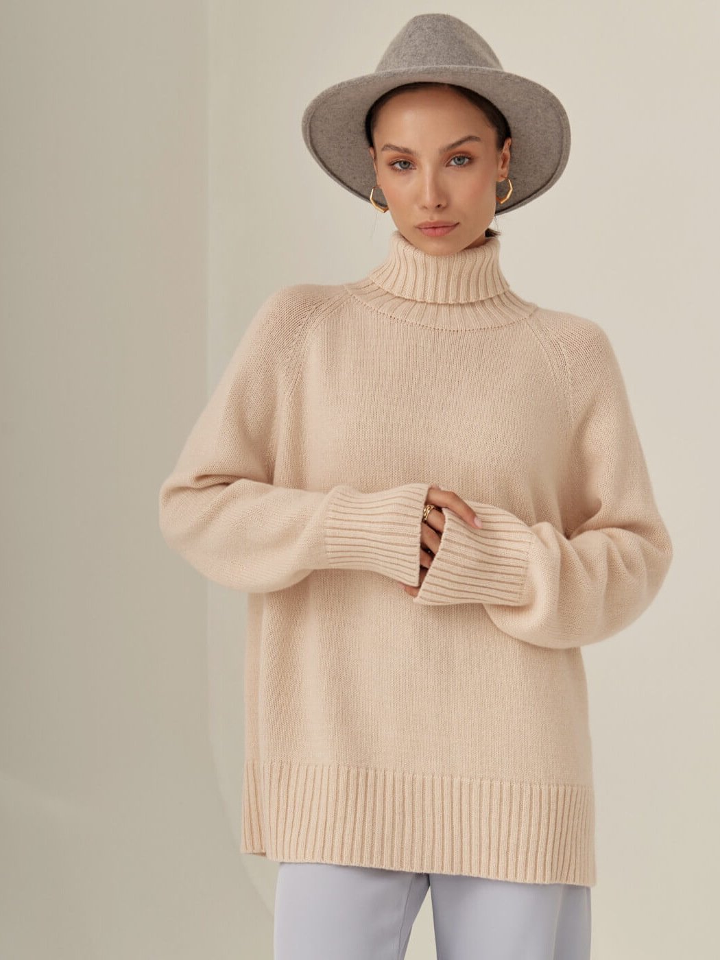 Elegant Commuter's All-matching Solid Color Raglan Sleeve Sweater For Women - Image 9