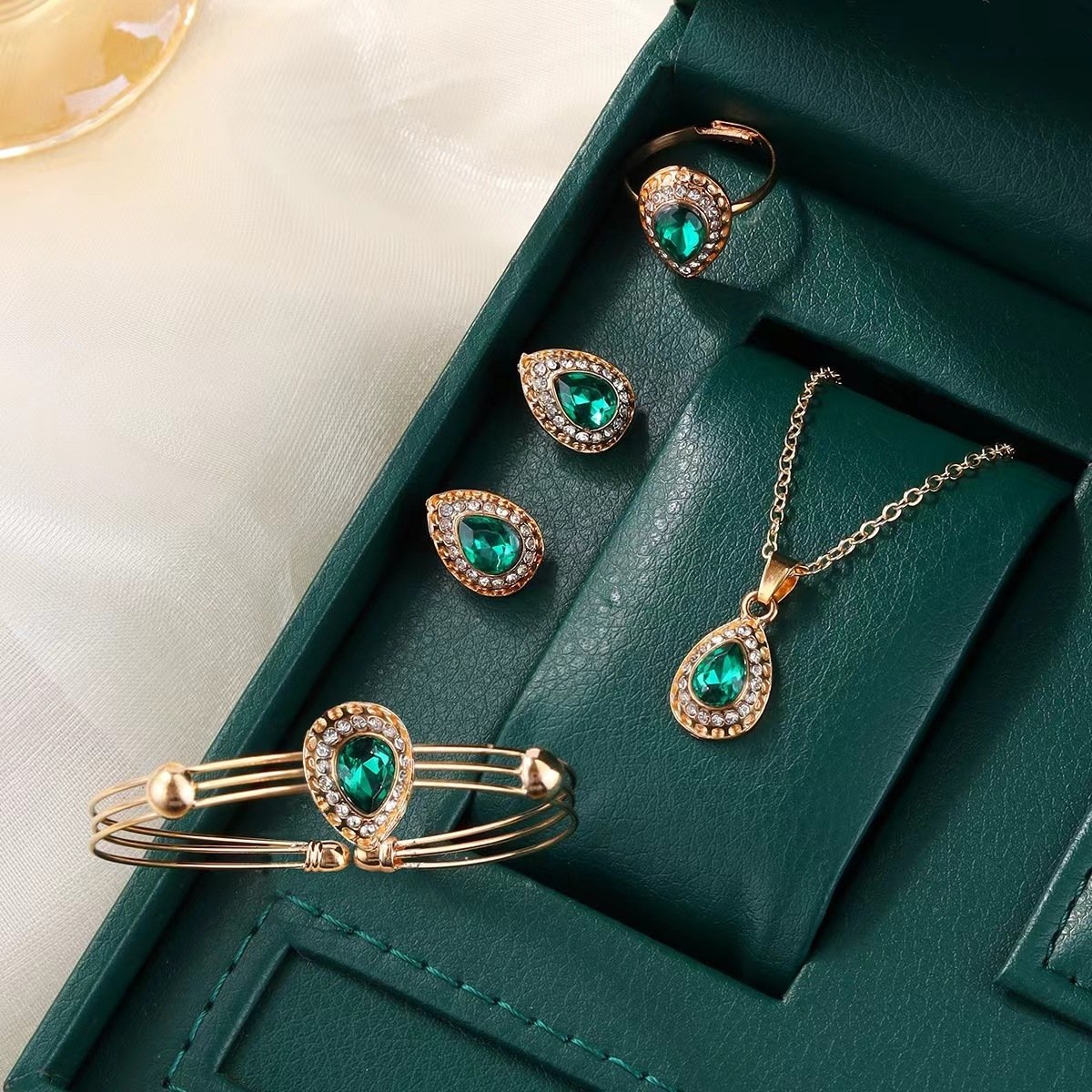 Jewelry Suit Women's Water Drop Gem Series Necklace Earring Ring Bracelet Four-piece Set - Image 4
